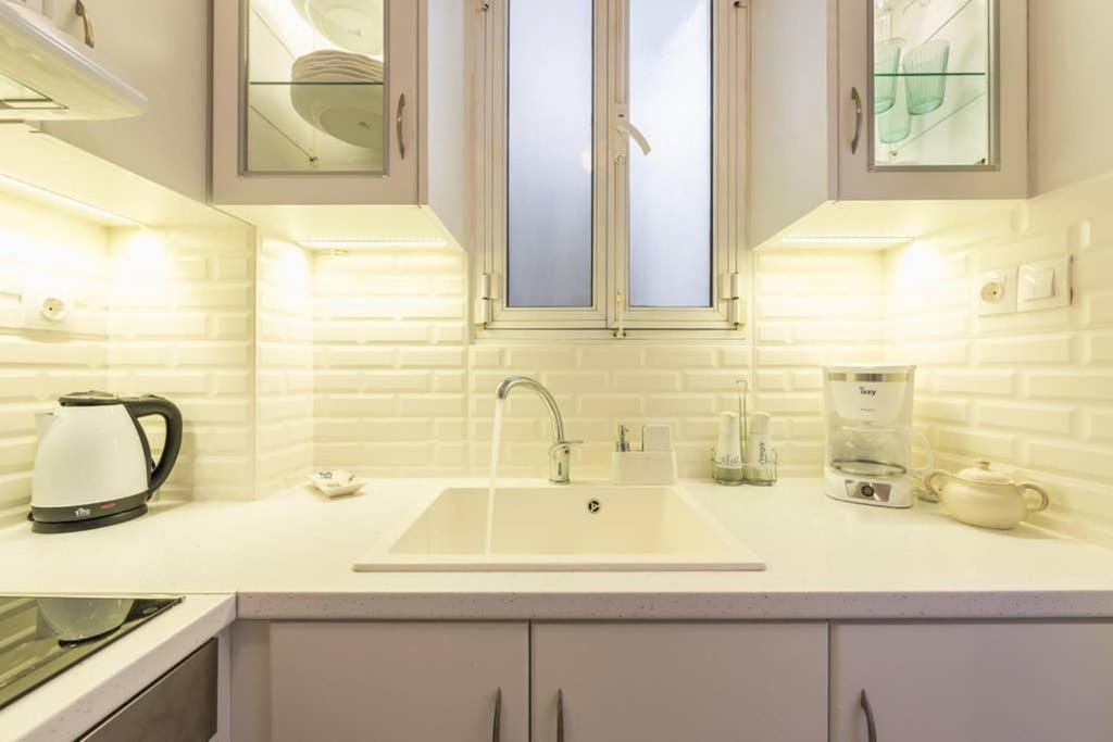 New! Bright & Remodeled 1Bed Apt 2Min Walk To Acropolis Афины Экстерьер фото